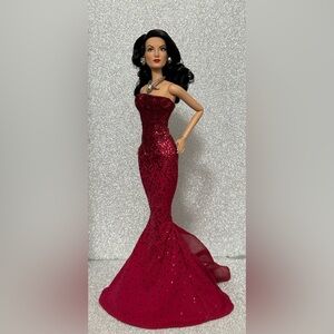 💎 BARBIE MARIA FELIX DOLL SIGNATURE, RED DRESS WITH SNAKE JEWELRY.